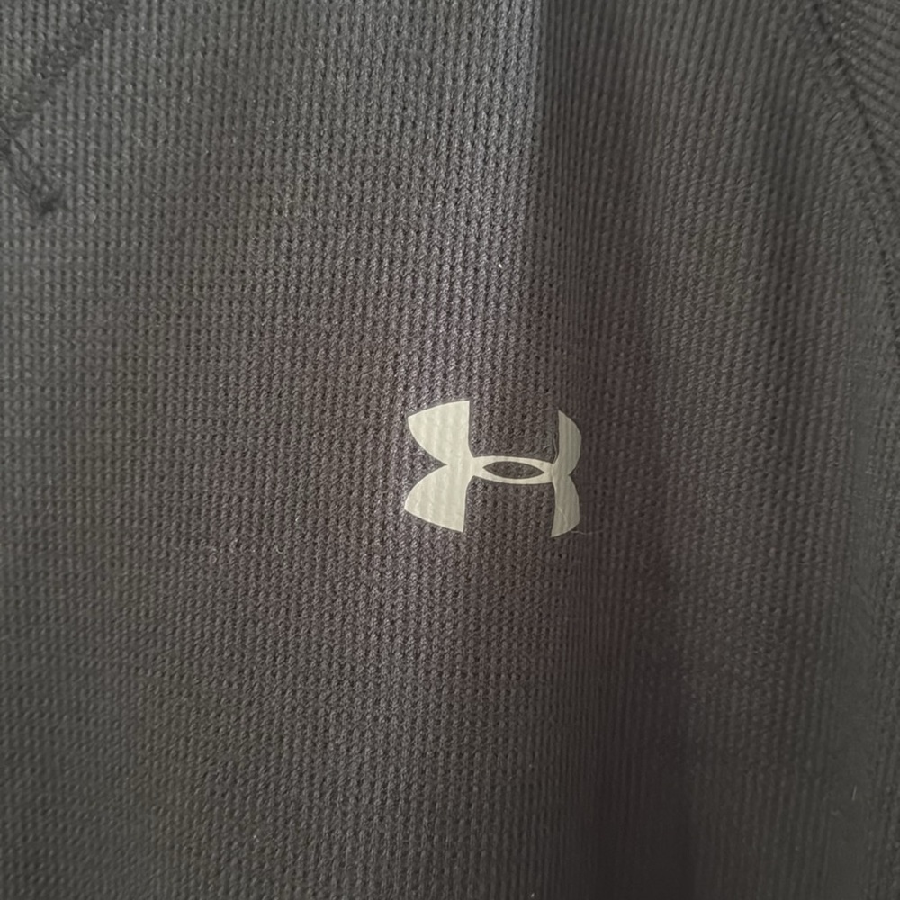 Under Armour Men's Black Long Sleeve Shirt - Picture 2 of 4